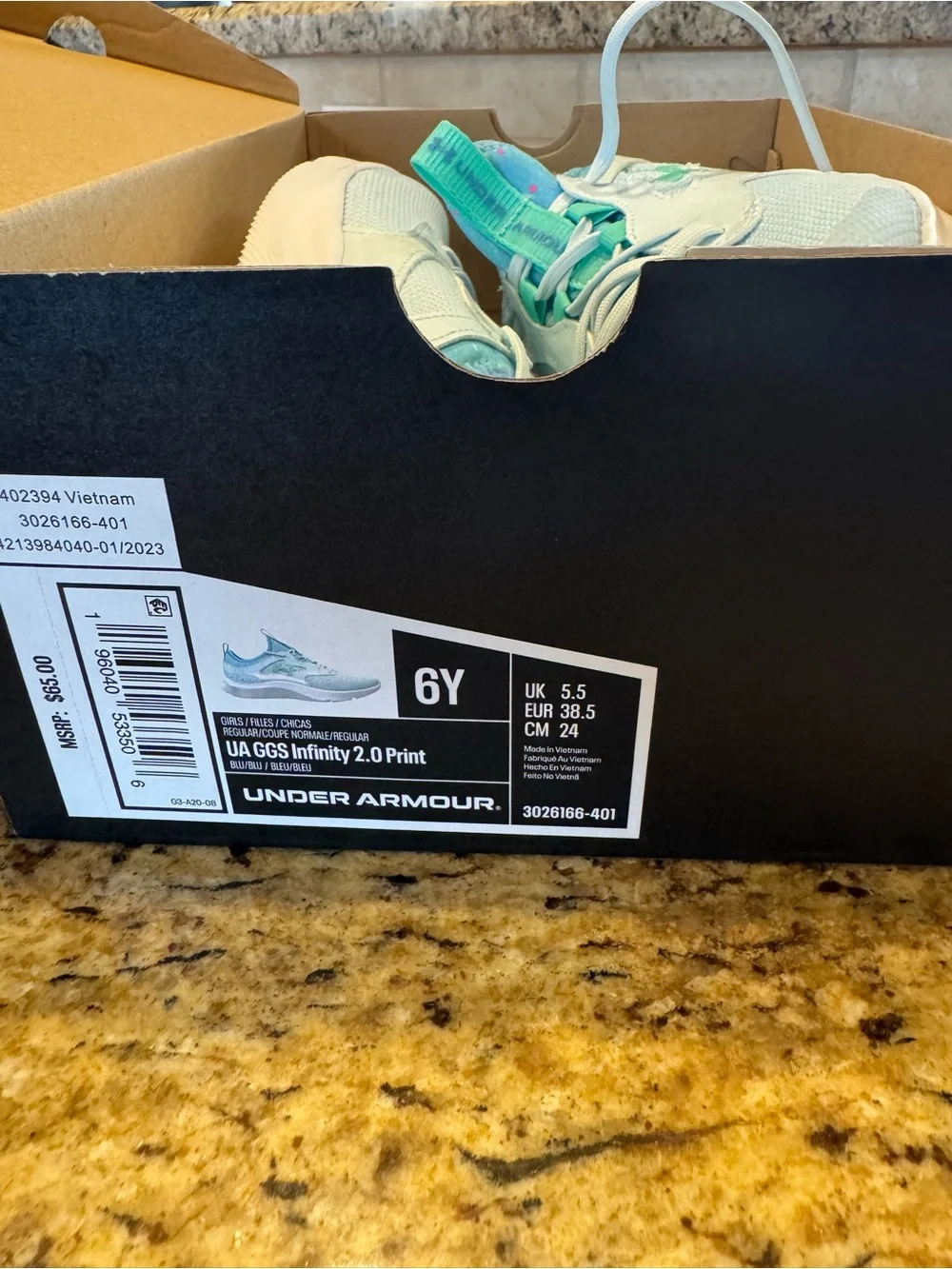 NWT Under Armour Shoes Big Girls Size 6
